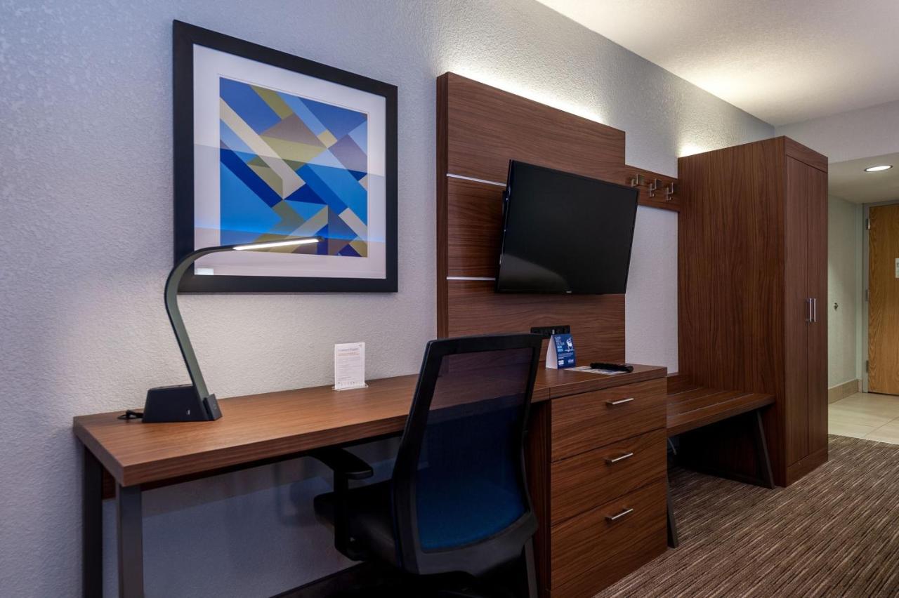King Room - Non-Smoking at Holiday Inn Express Cape Coral-Fort Myers Area by IHG
