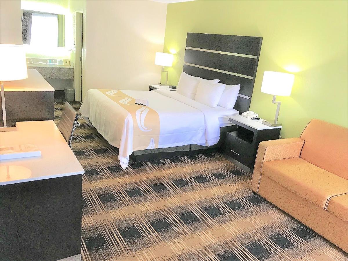 Queen Room with Two Queen Beds - Non-Smoking at Quality Inn & Suites Mt Chalet