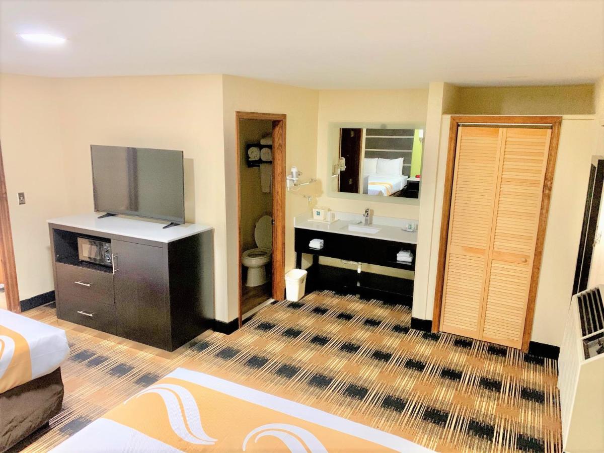 Queen Room with Two Queen Beds - Non-Smoking at Quality Inn & Suites Mt Chalet