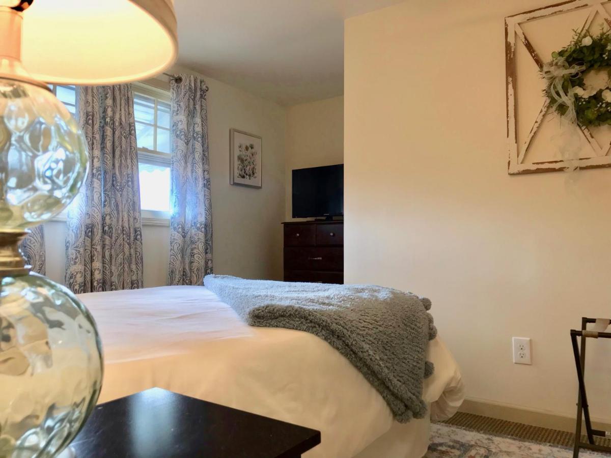 | The Little Italy of Niagara Falls Bed & Breakfast