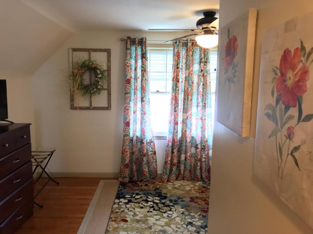  | The Little Italy of Niagara Falls Bed & Breakfast