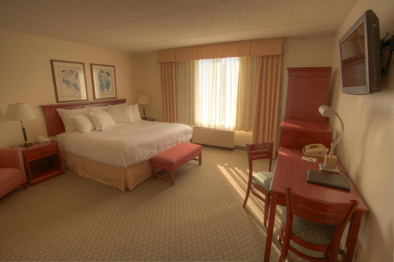 Coast King at Coast Wenatchee Center Hotel
