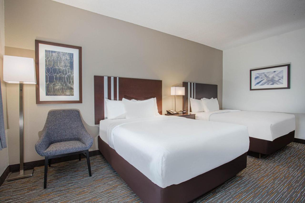 Queen Room with Two Queen Beds - Non-Smoking at Wingate by Wyndham Gurnee