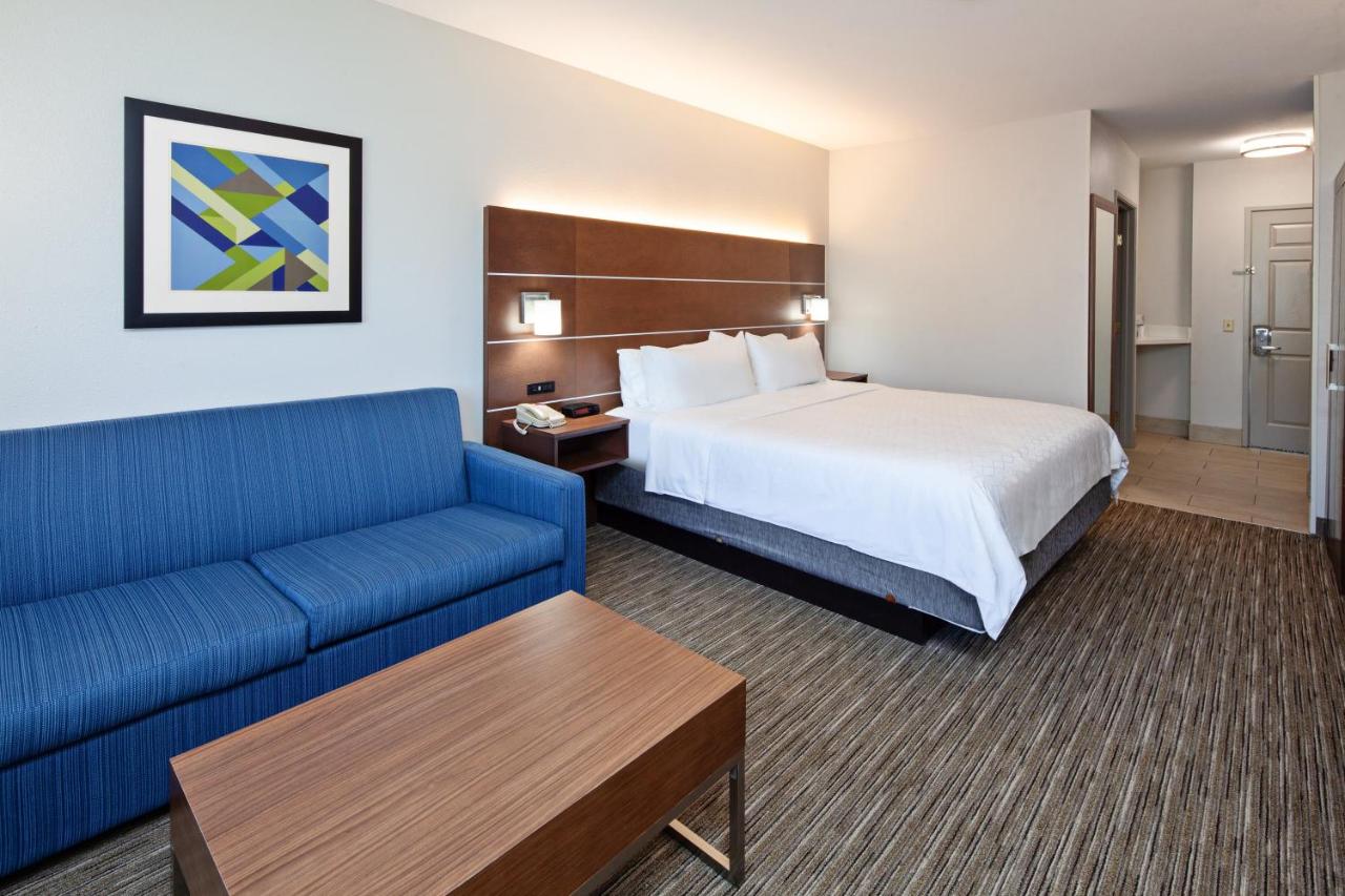  | Holiday Inn Express & Suites Rancho Mirage