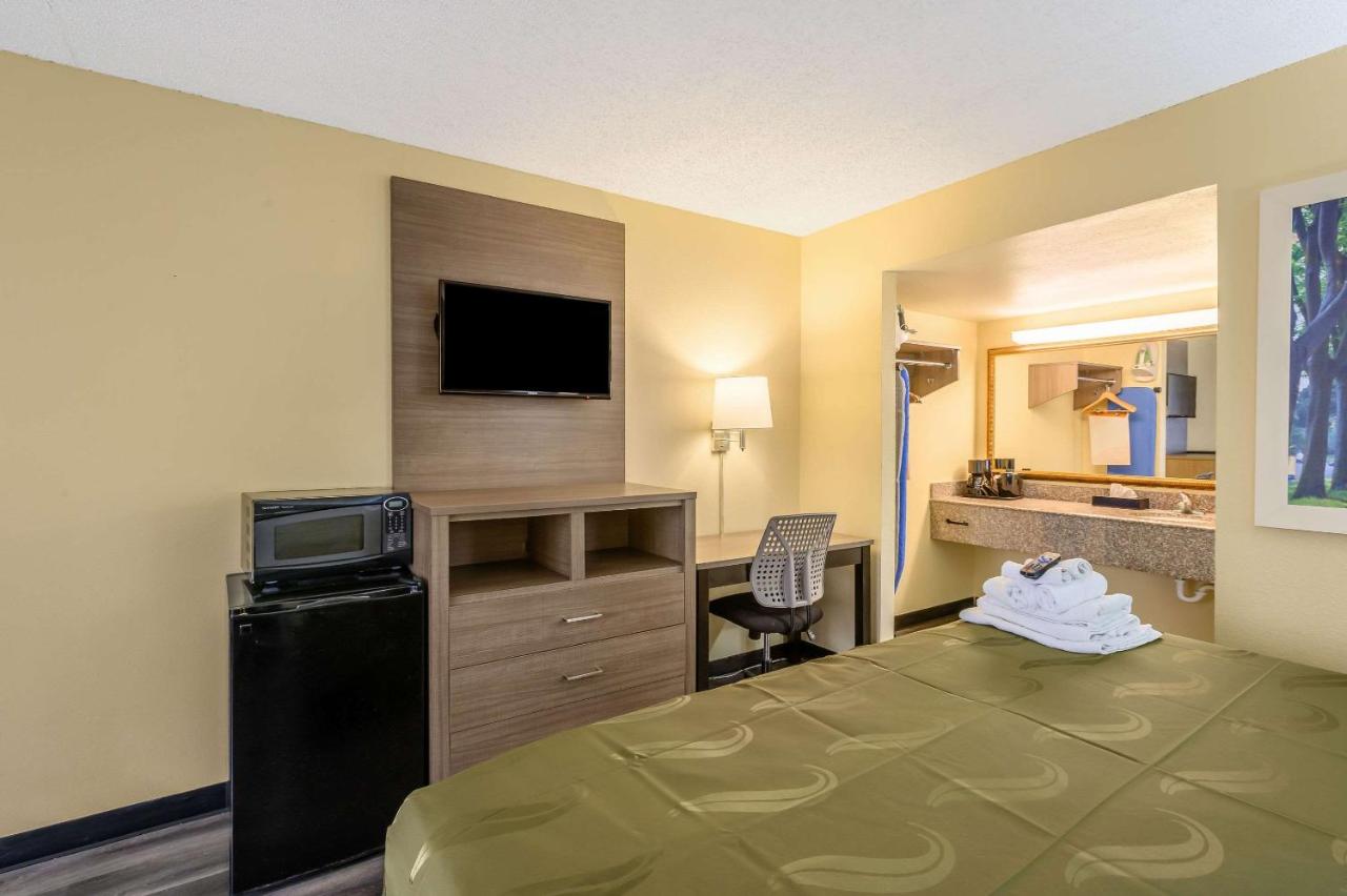 King Room - Non-Smoking at Quality Inn New Orleans I-10 East