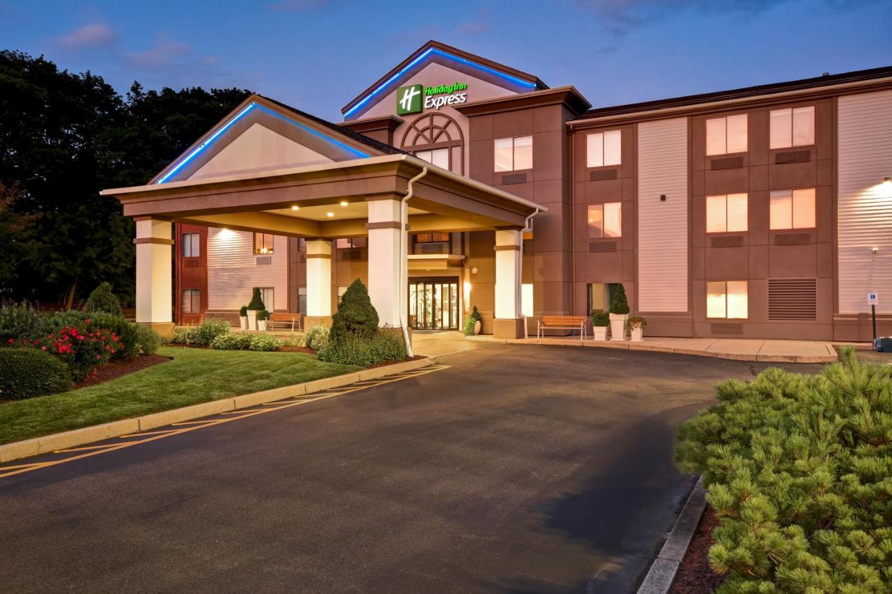 | Holiday Inn Express Newport North - Middletown, an IHG Hotel