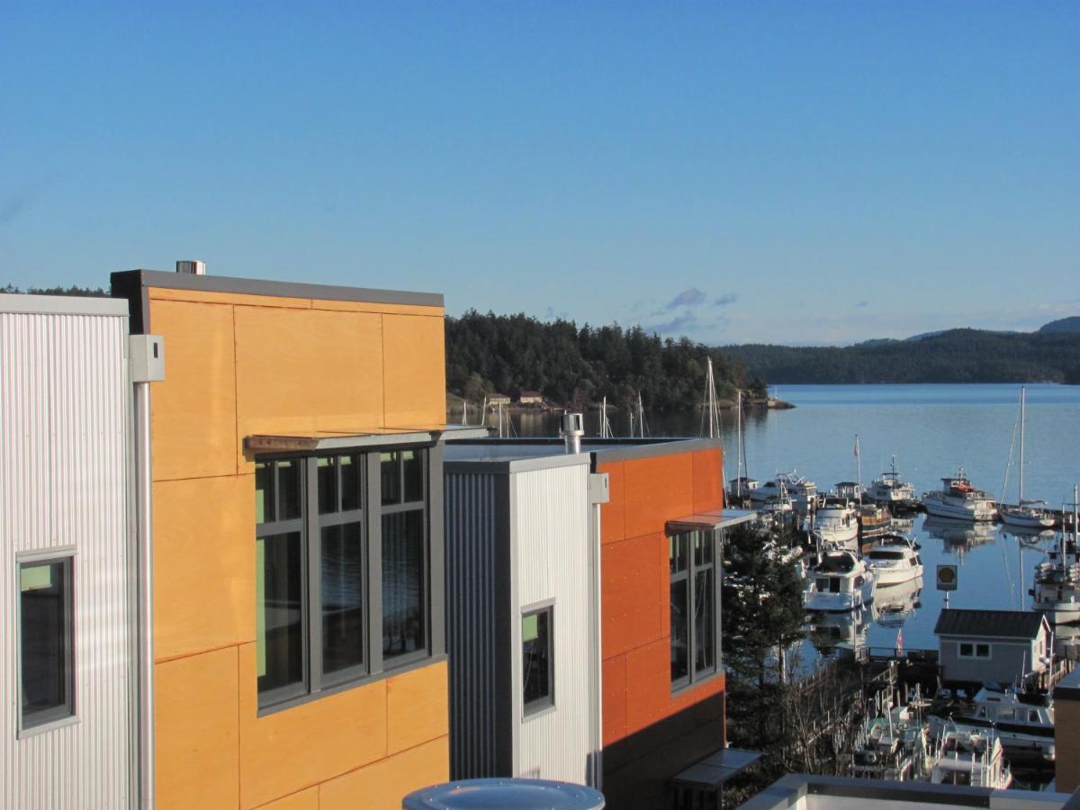 | Island Inn at 123 West