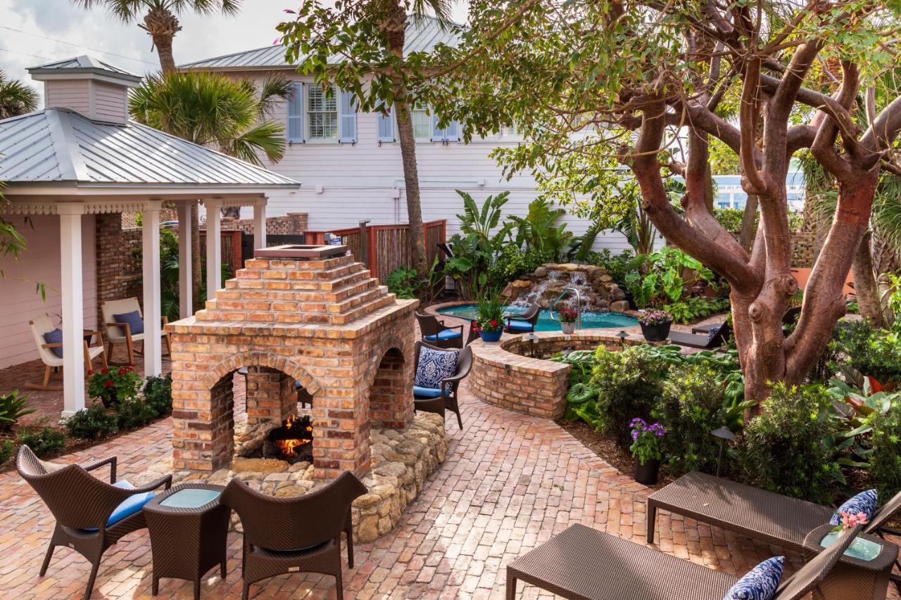 | Port d'Hiver Bed and Breakfast