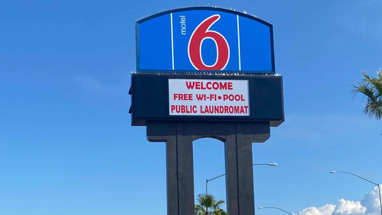 | Motel 6 Bullhead City, Az - Laughlin