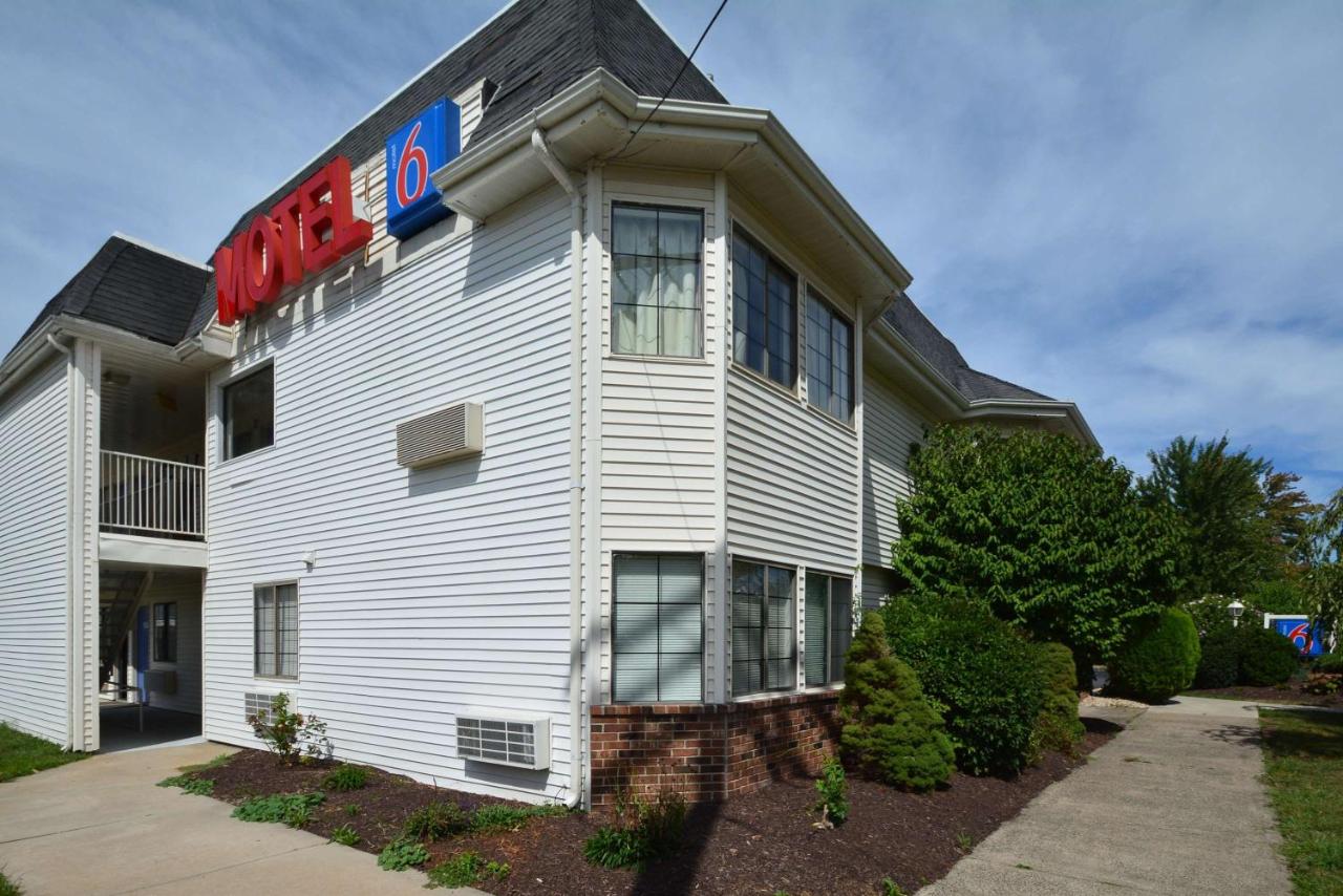 | Motel 6-Wethersfield, CT - Hartford