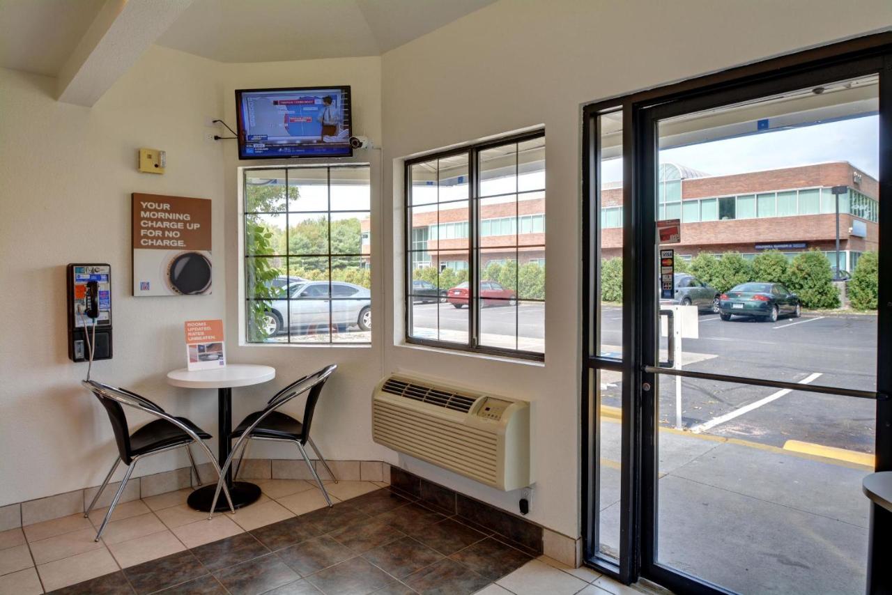 | Motel 6-Wethersfield, CT - Hartford