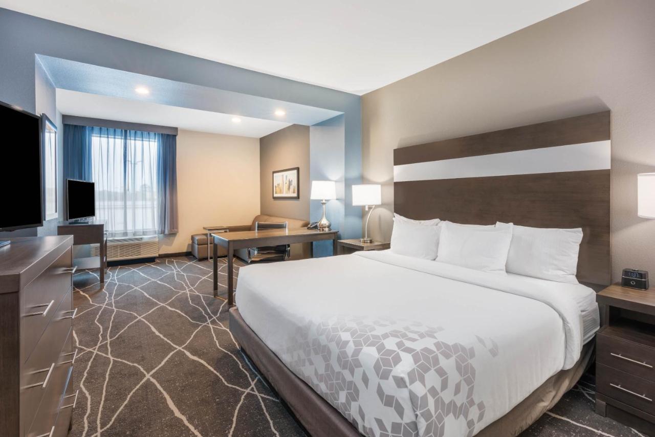 Deluxe King Room - Non-Smoking at La Quinta Inn and Suites by Wyndham Houston Spring South