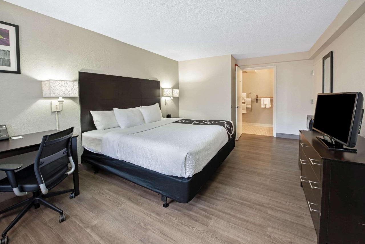 King Room with Bath Tub - Mobility Accessible/Non-Smoking at La Quinta Inn by Wyndham West Palm Beach - Florida Turnpike