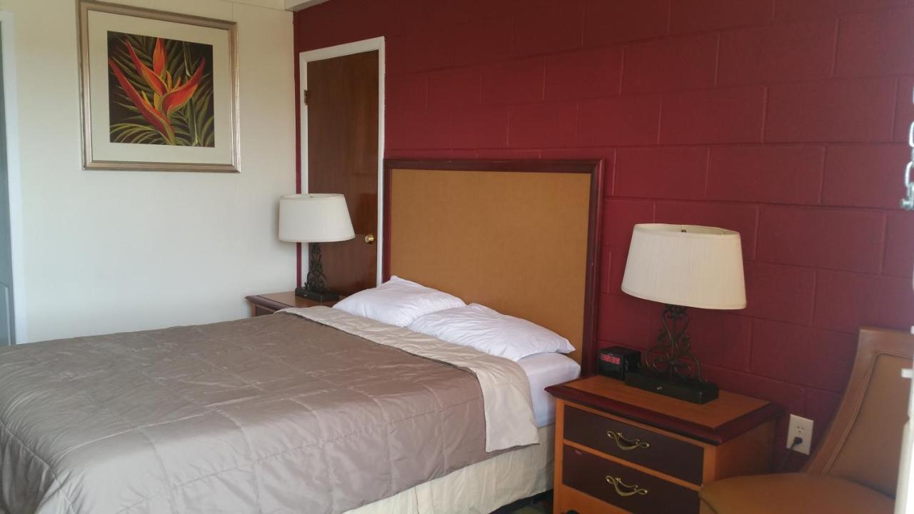 | Thunder Bird Motel