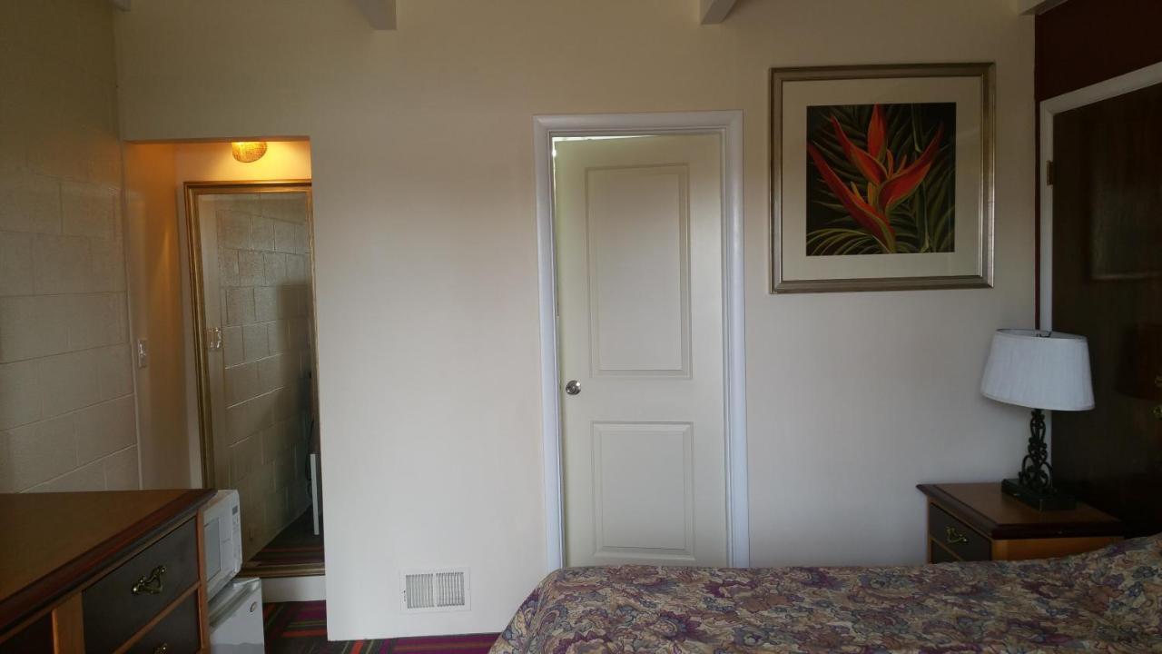 | Thunder Bird Motel