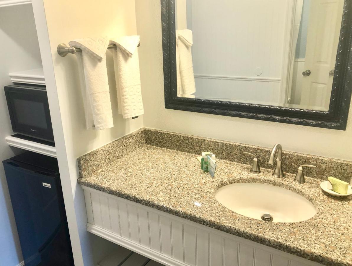 | Beach View Hotel