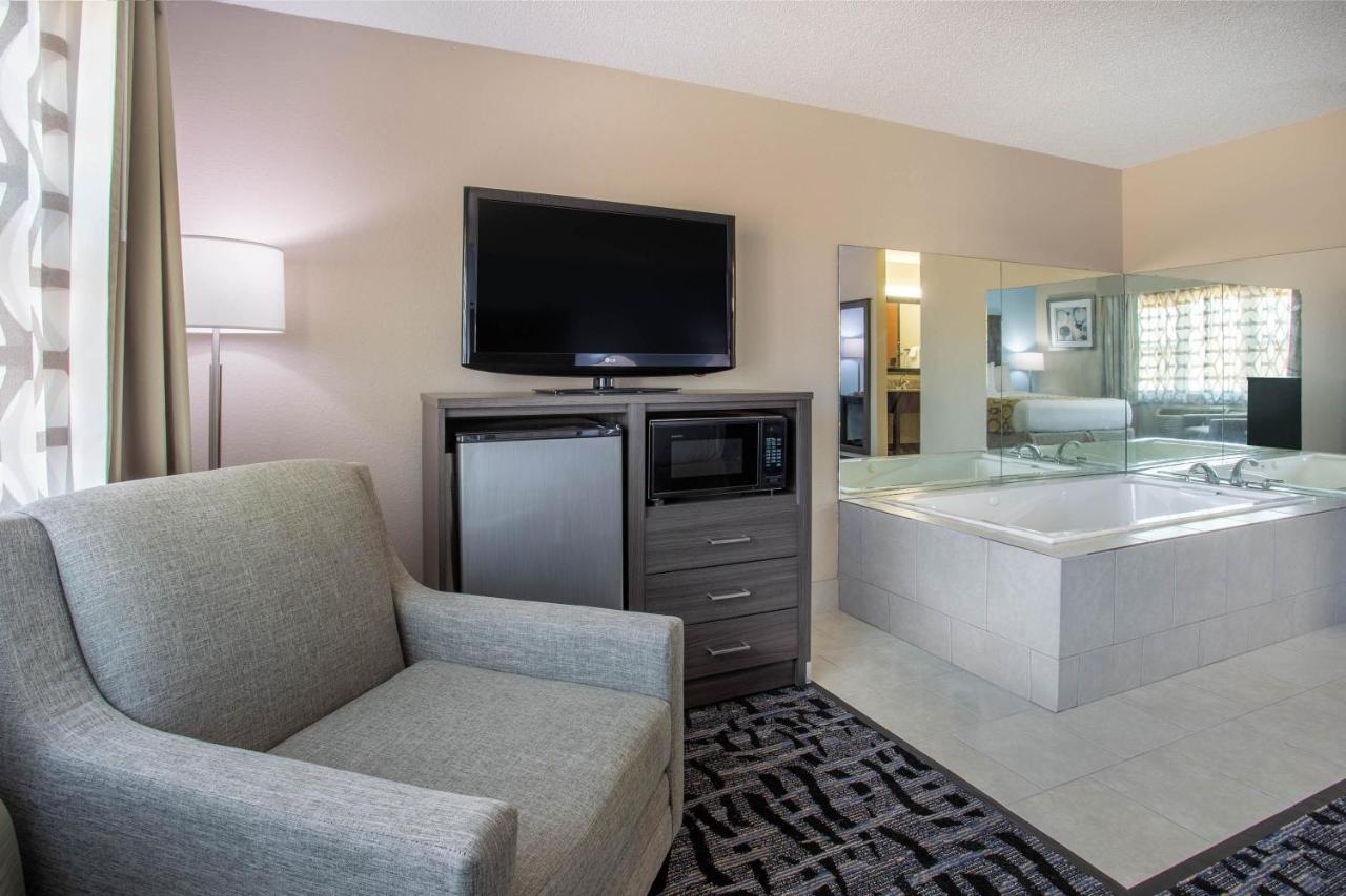 Deluxe King Studio Suite - Non-Smoking at Baymont by Wyndham Joliet