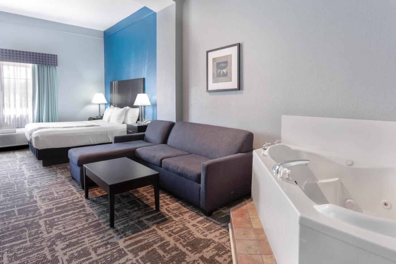 1 King Bed, 1-Room Suite, Jetted Tub, Non-Smoking at La Quinta Inn & Suites by Wyndham Kerrville