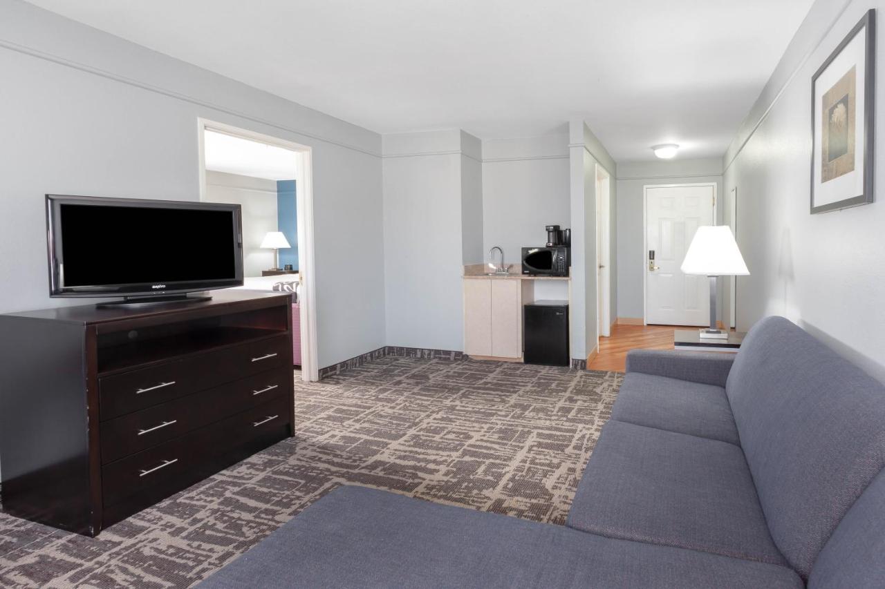 King Suite - Non-Smoking at La Quinta Inn & Suites by Wyndham Kerrville