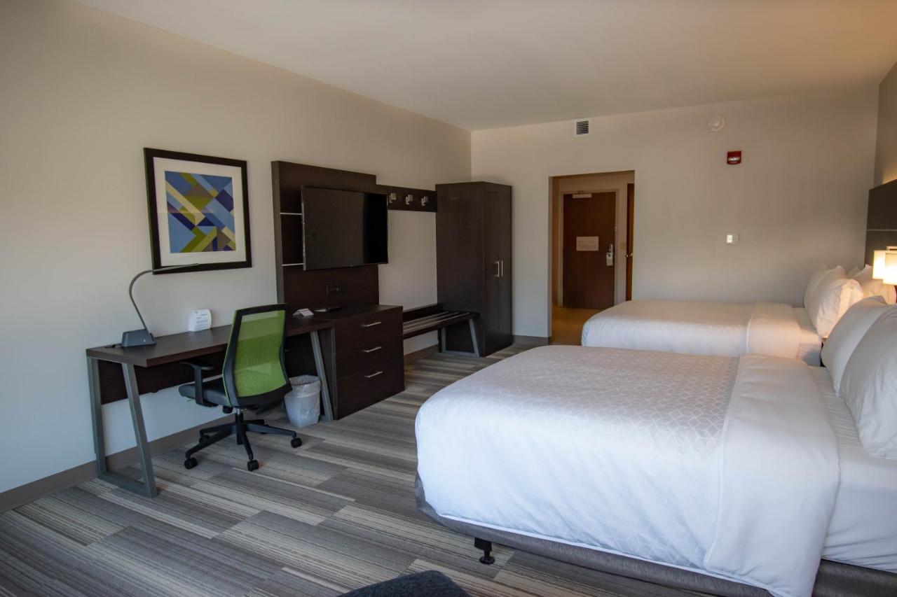 Twin Room with Mobility Accessible Roll-In Shower at Holiday Inn Express & Suites Tonawanda - Buffalo Area, an IHG Hotel