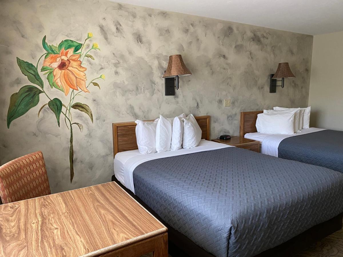 | Browns Canyon Inn