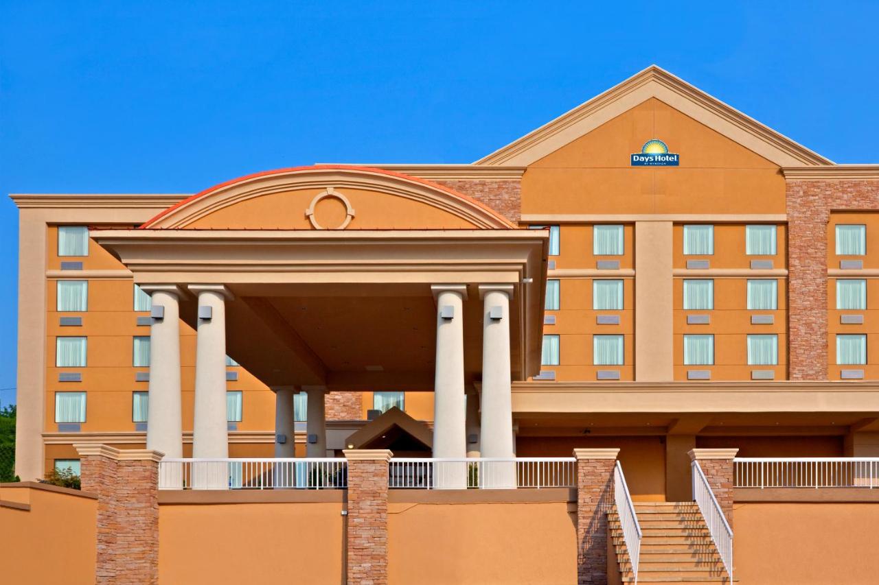 | Days Hotel by Wyndham North Bergen