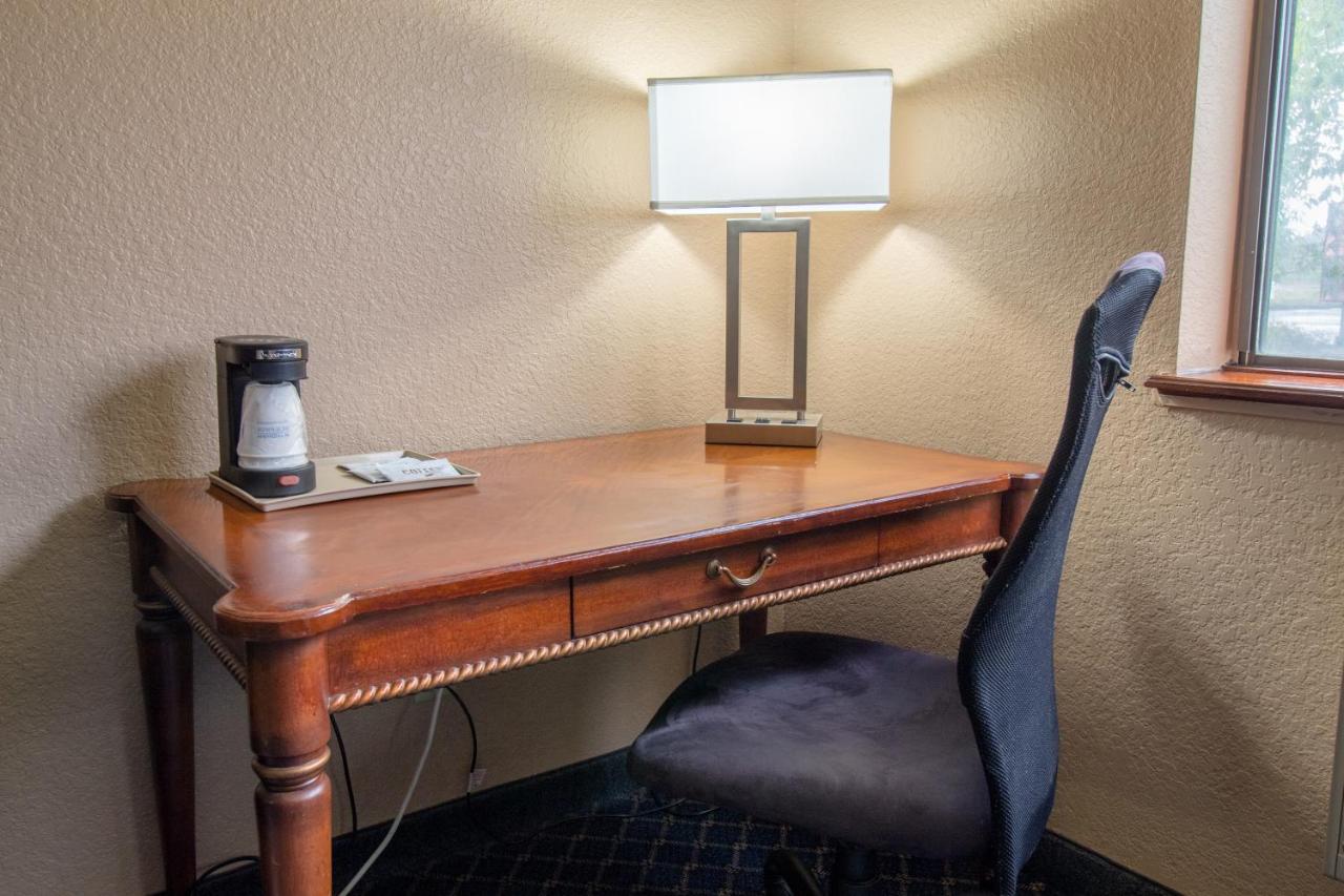 King Room - Non-Smoking at Super 8 by Wyndham Arcata