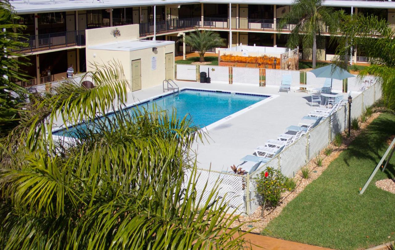  | At Home Inn - Fort Pierce