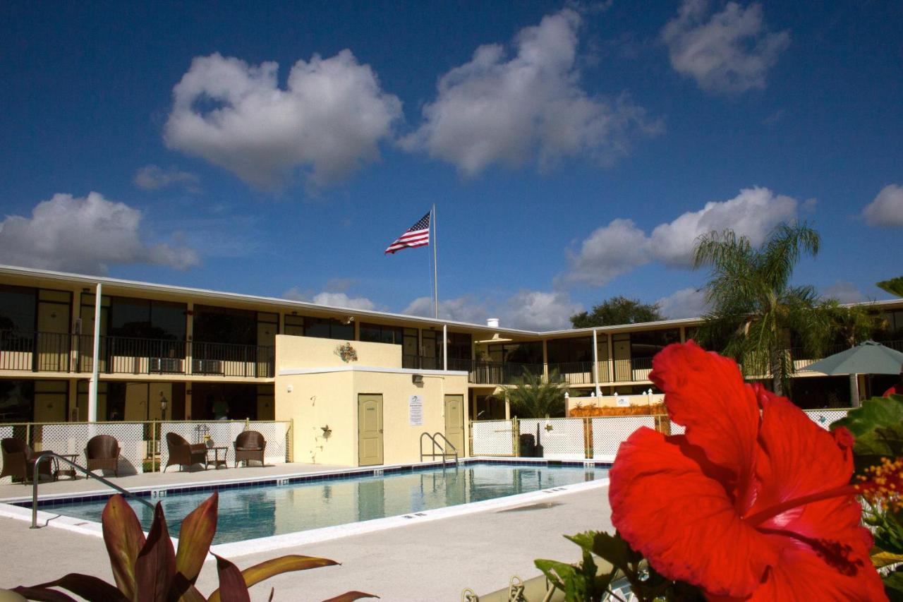  | At Home Inn - Fort Pierce
