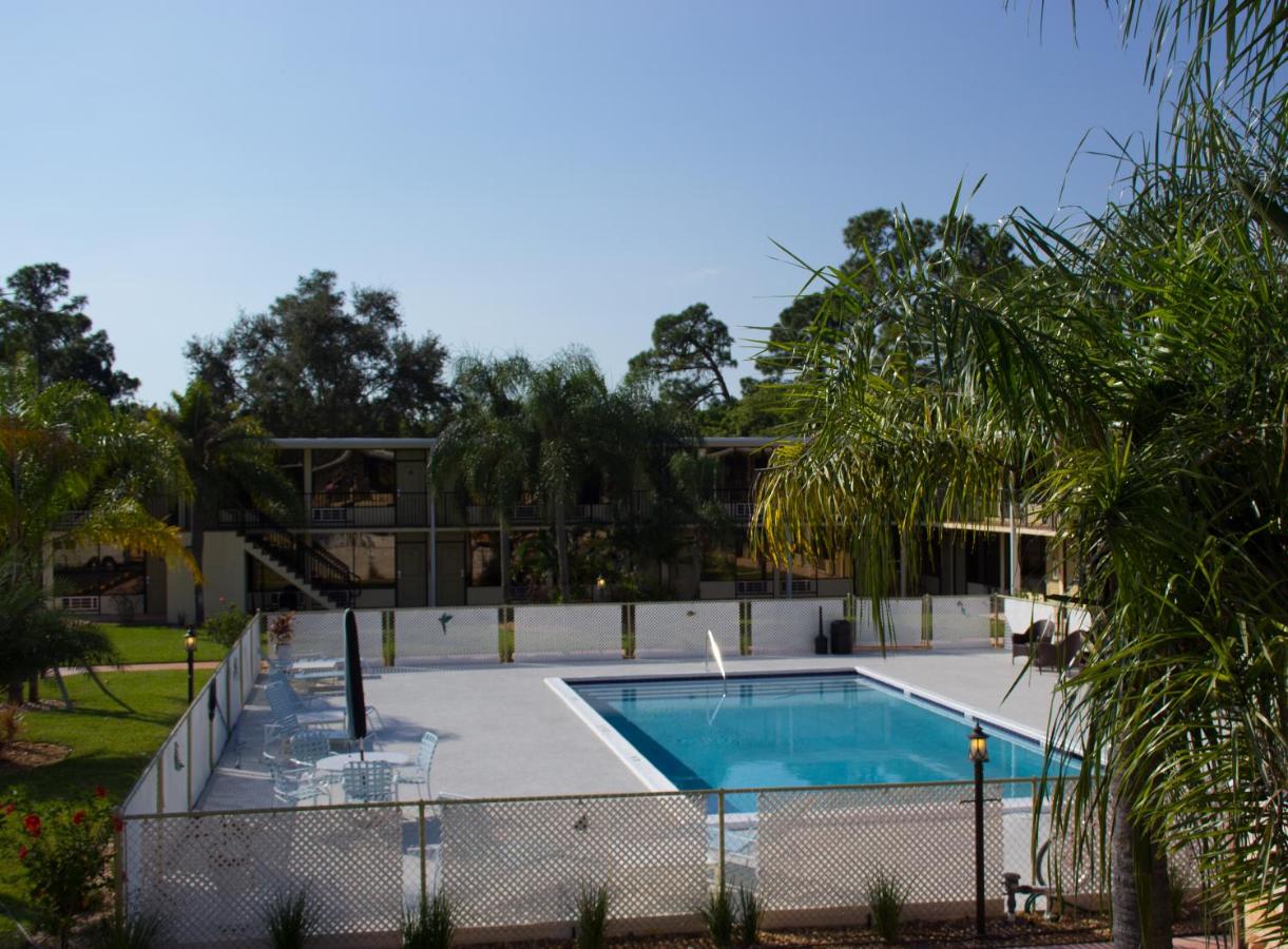  | At Home Inn - Fort Pierce