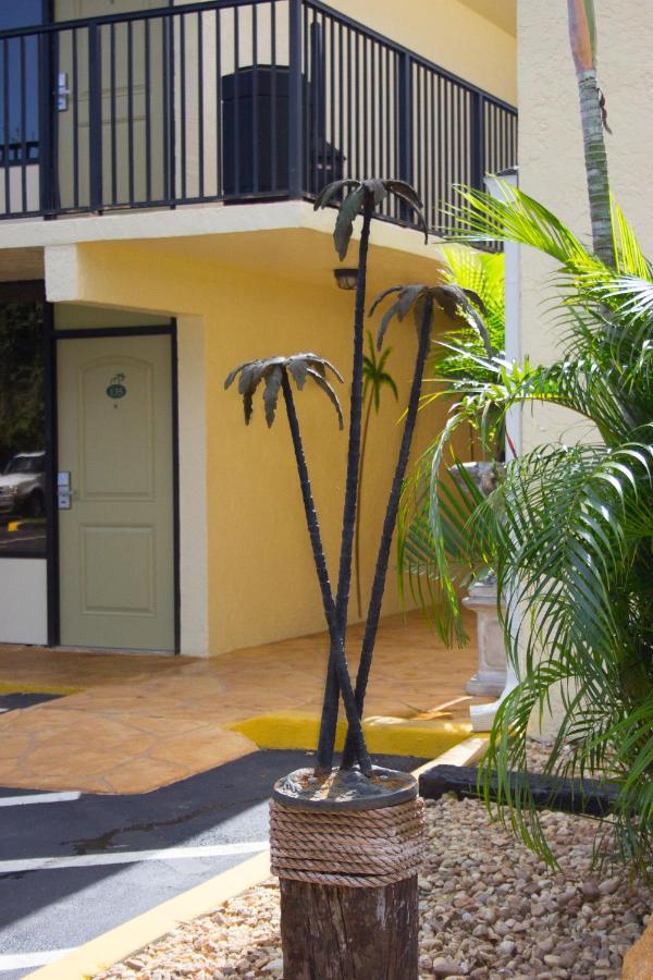  | At Home Inn - Fort Pierce