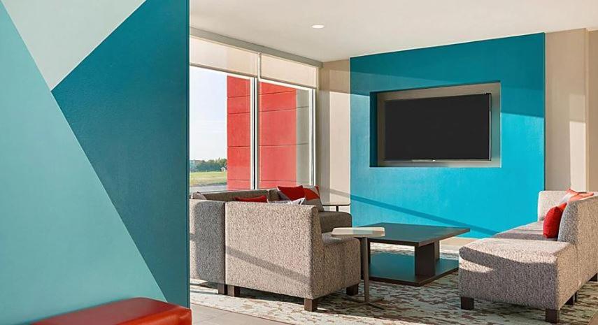 | avid hotels - Columbus Northwest - Hilliard, an IHG Hotel