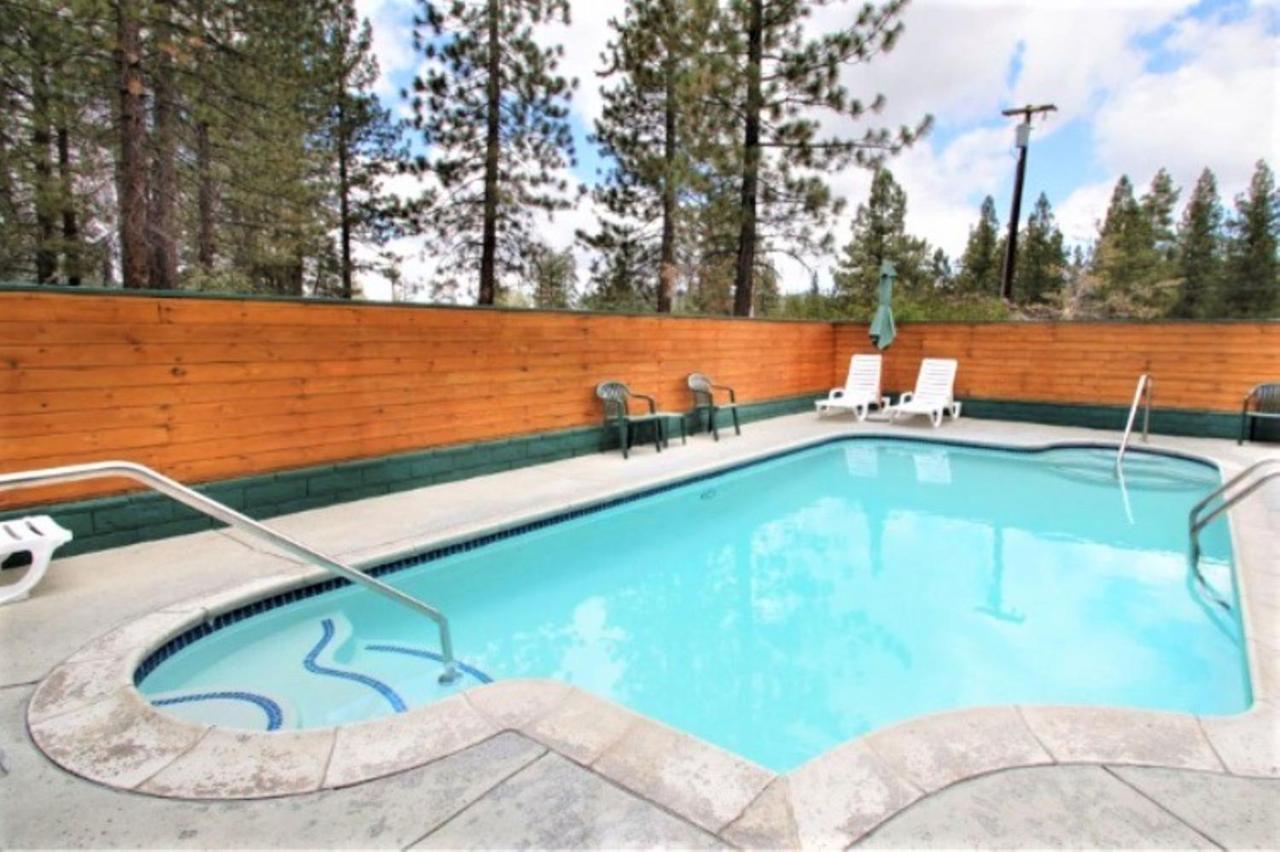 Suite (4 Adults) at Getaways at Snow Lake Lodge