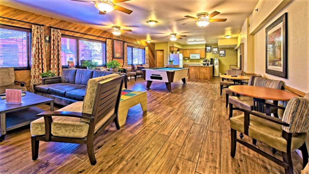 Suite (4 Adults) at Getaways at Snow Lake Lodge