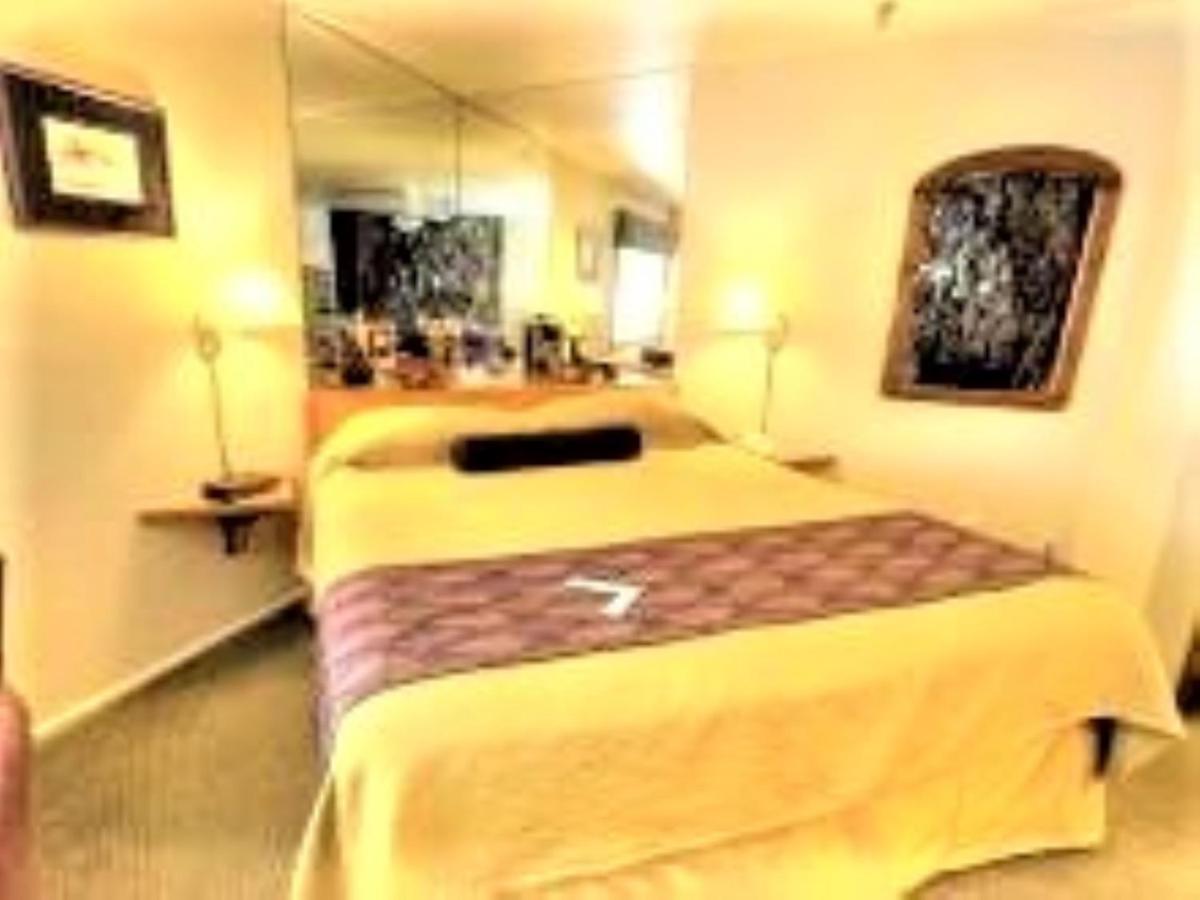Suite (4 Adults) at Getaways at Snow Lake Lodge