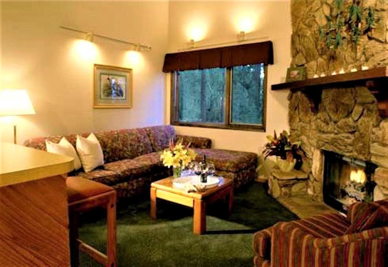Suite (4 Adults) at Getaways at Snow Lake Lodge