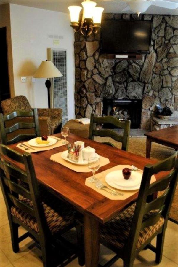 Suite (4 Adults) at Getaways at Snow Lake Lodge