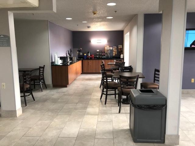 | Microtel Inn & Suites by Wyndham Pittsburgh Airport