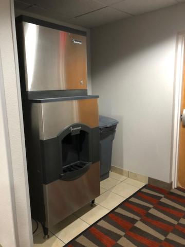 | Microtel Inn & Suites by Wyndham Pittsburgh Airport