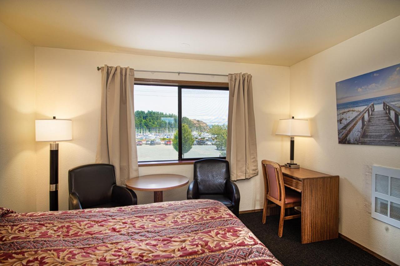 | Cap Sante Inn