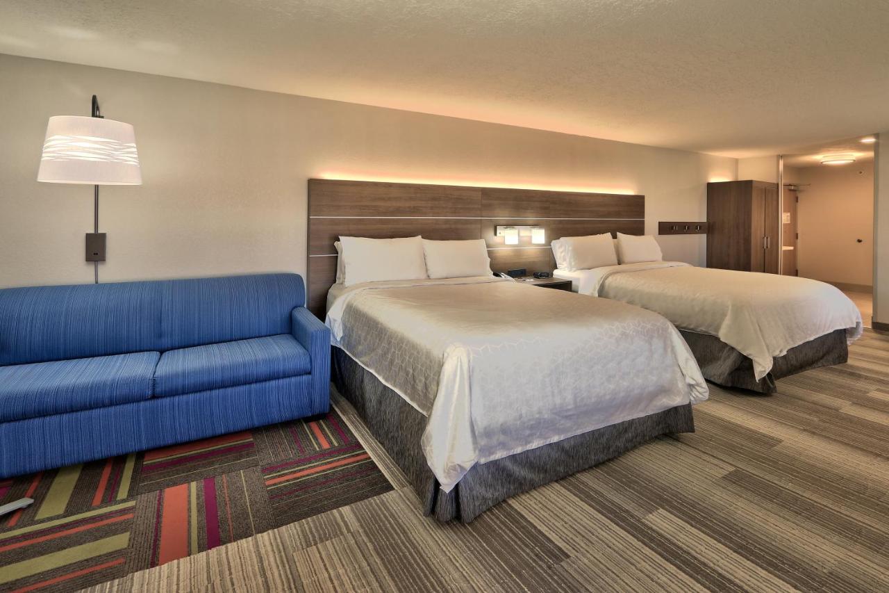 Suite with Two Queen Beds and Accessible Roll-In Shower at Holiday Inn Express Socorro by IHG