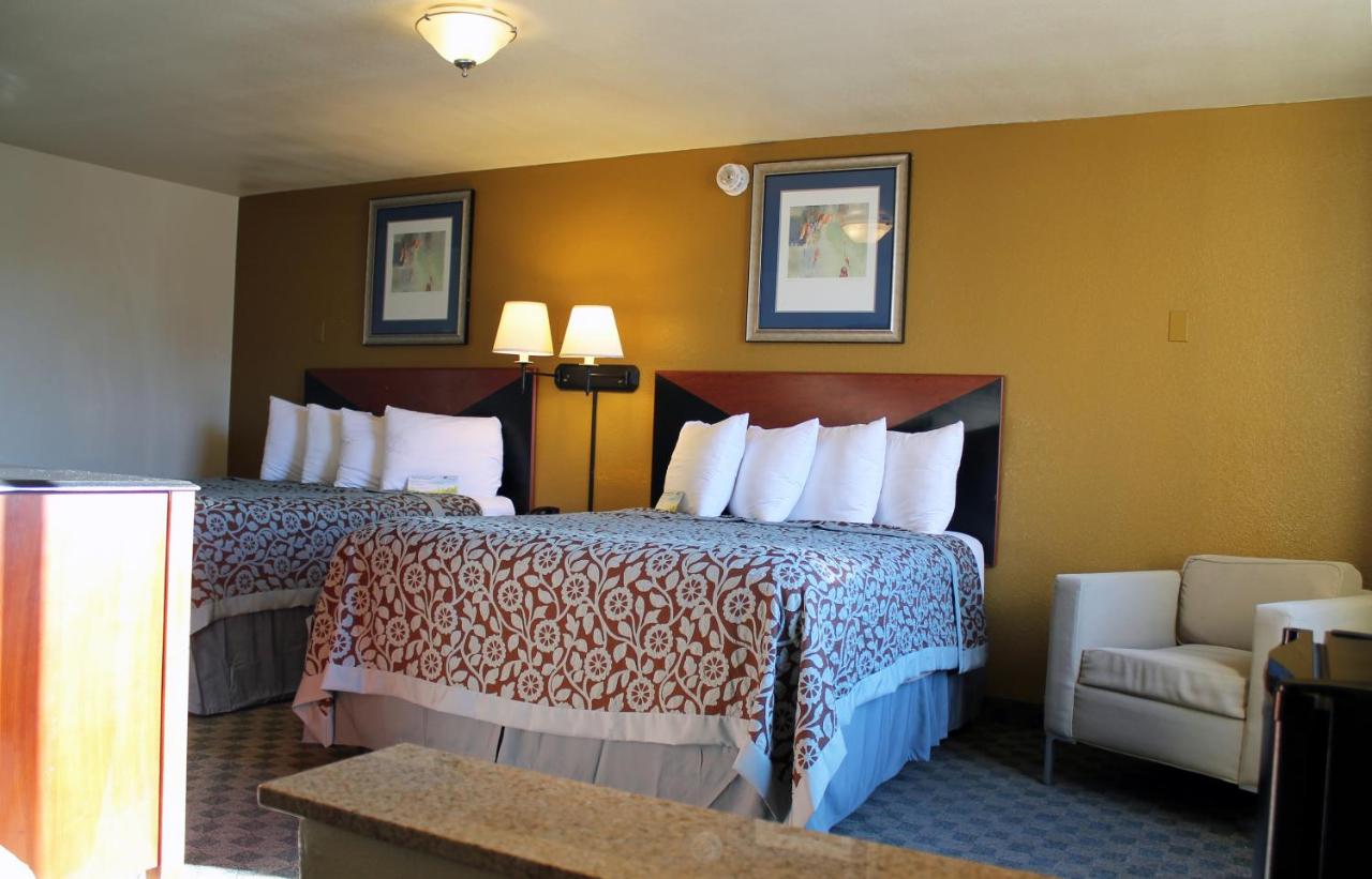 Queen Room with Two Queen Beds - Non-Smoking at Rose City Inn & Suites