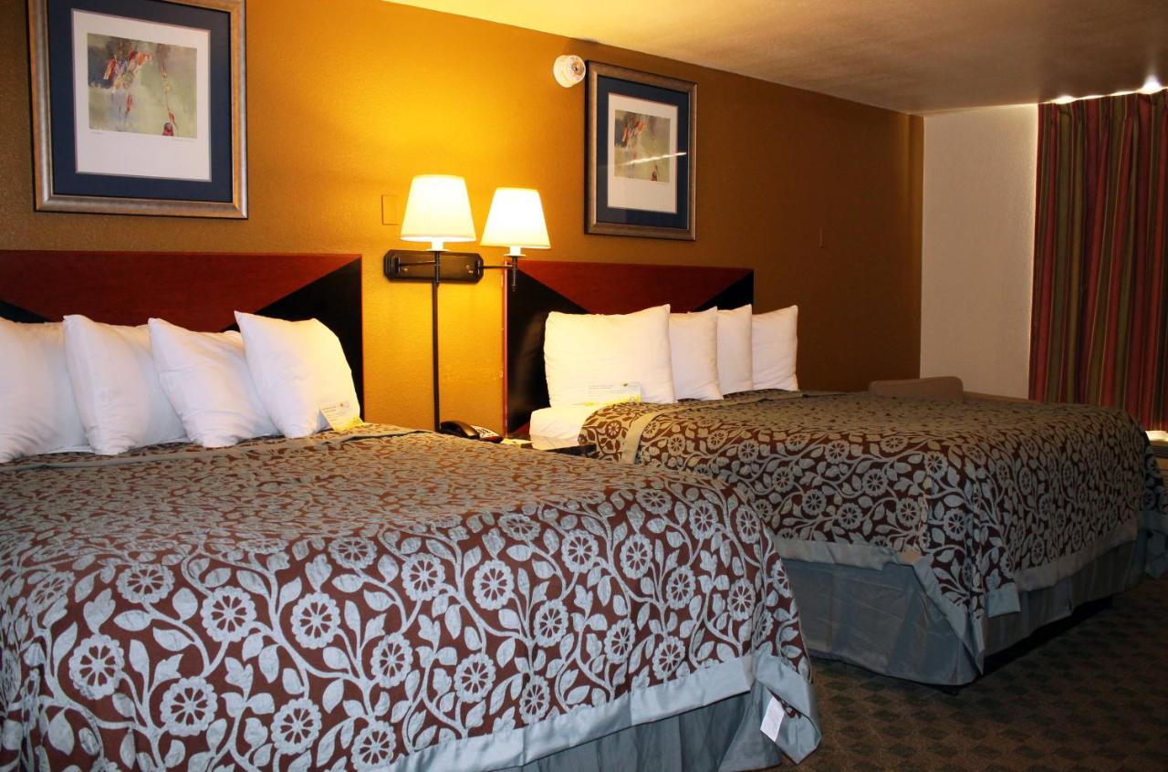 Queen Room with Two Queen Beds - Non-Smoking at Rose City Inn & Suites