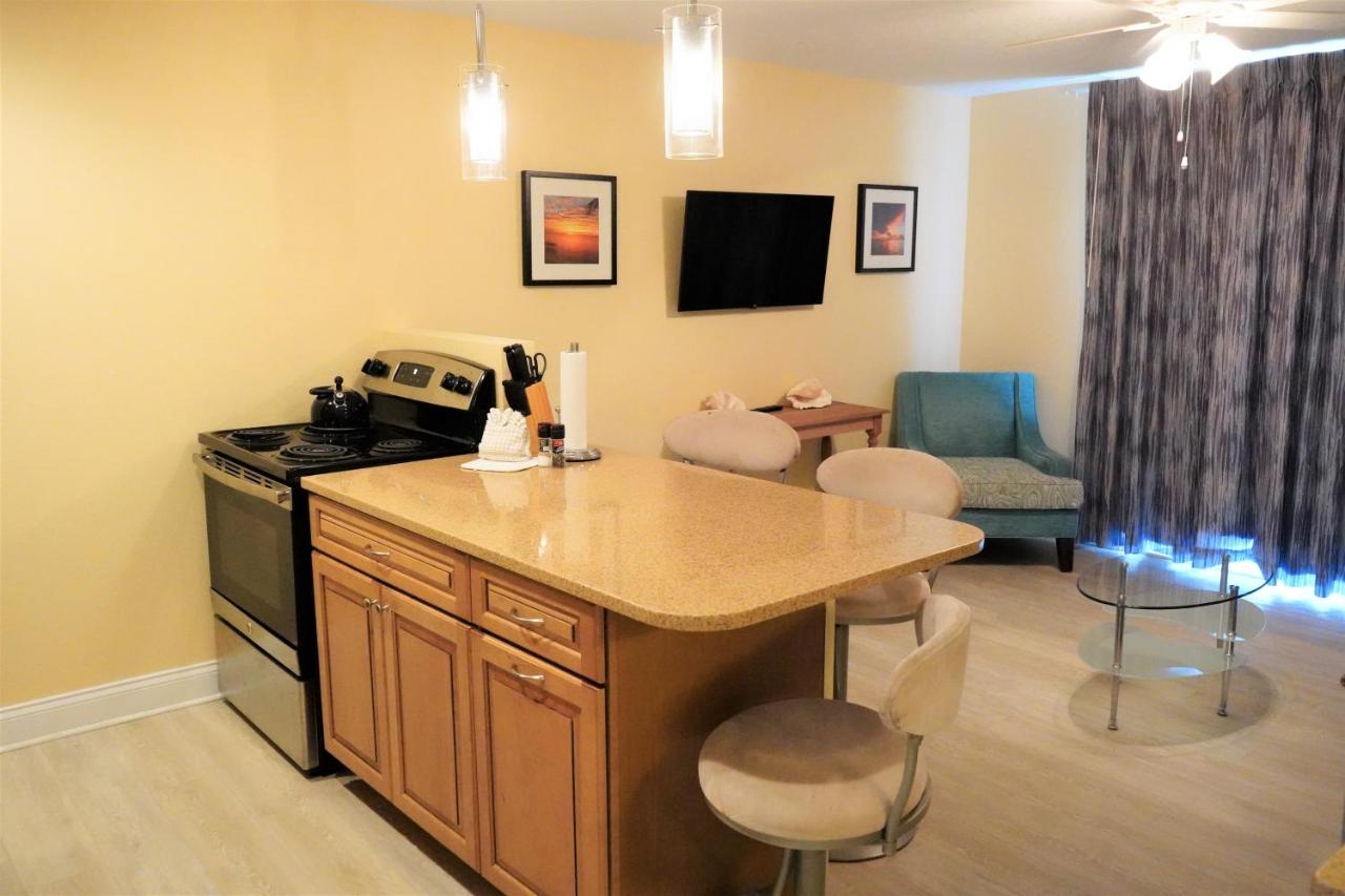 King Suite with Sofa Bed - Ocean Front at Glunz Ocean Beach Hotel & Resort