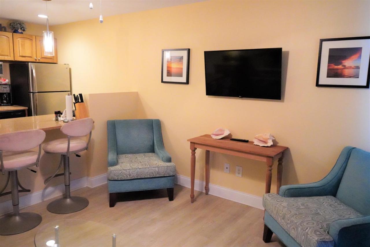 King Suite with Sofa Bed - Ocean Front at Glunz Ocean Beach Hotel & Resort
