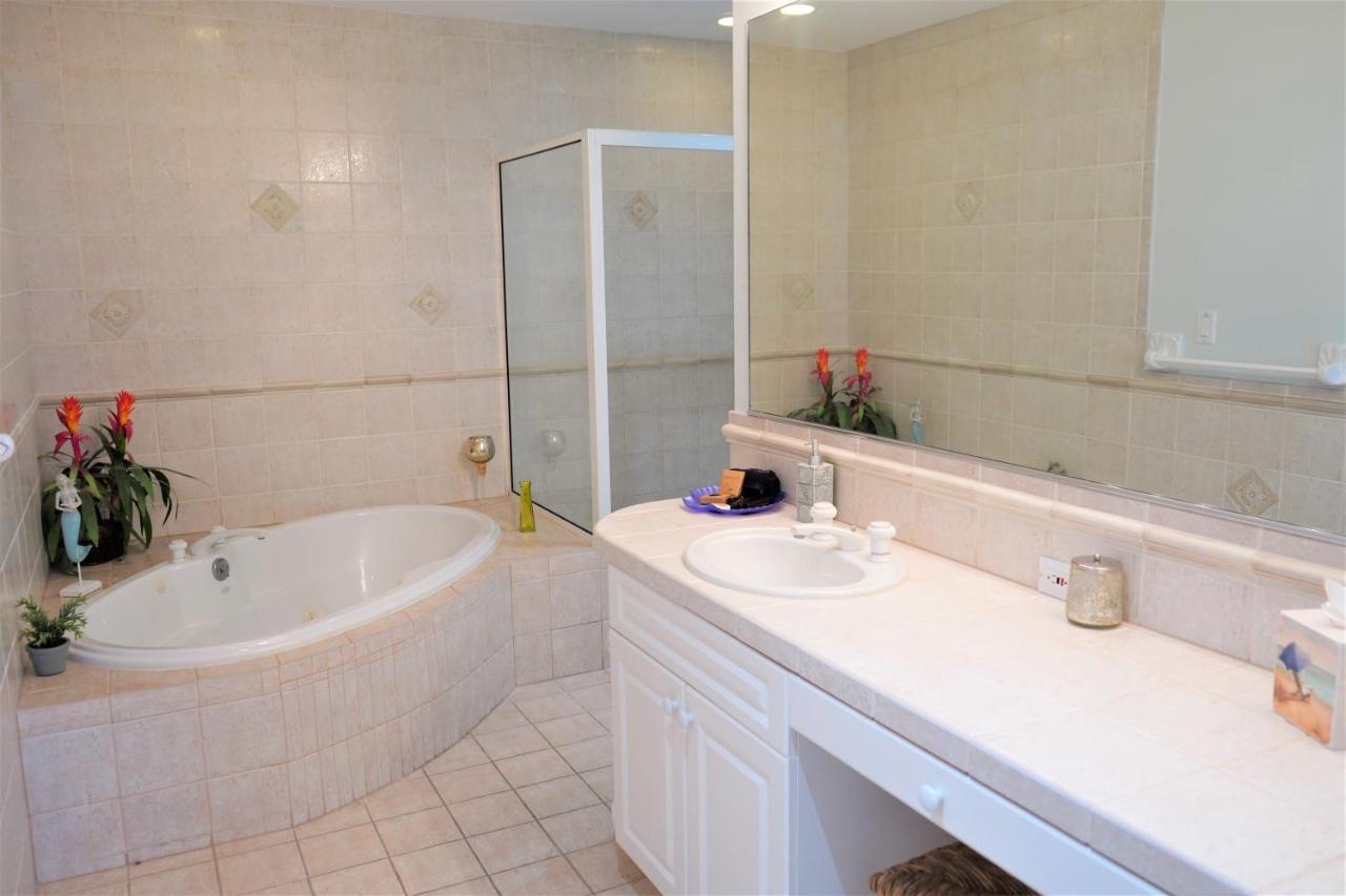 Oceanfront Three-Bedroom Villa at Glunz Ocean Beach Hotel & Resort