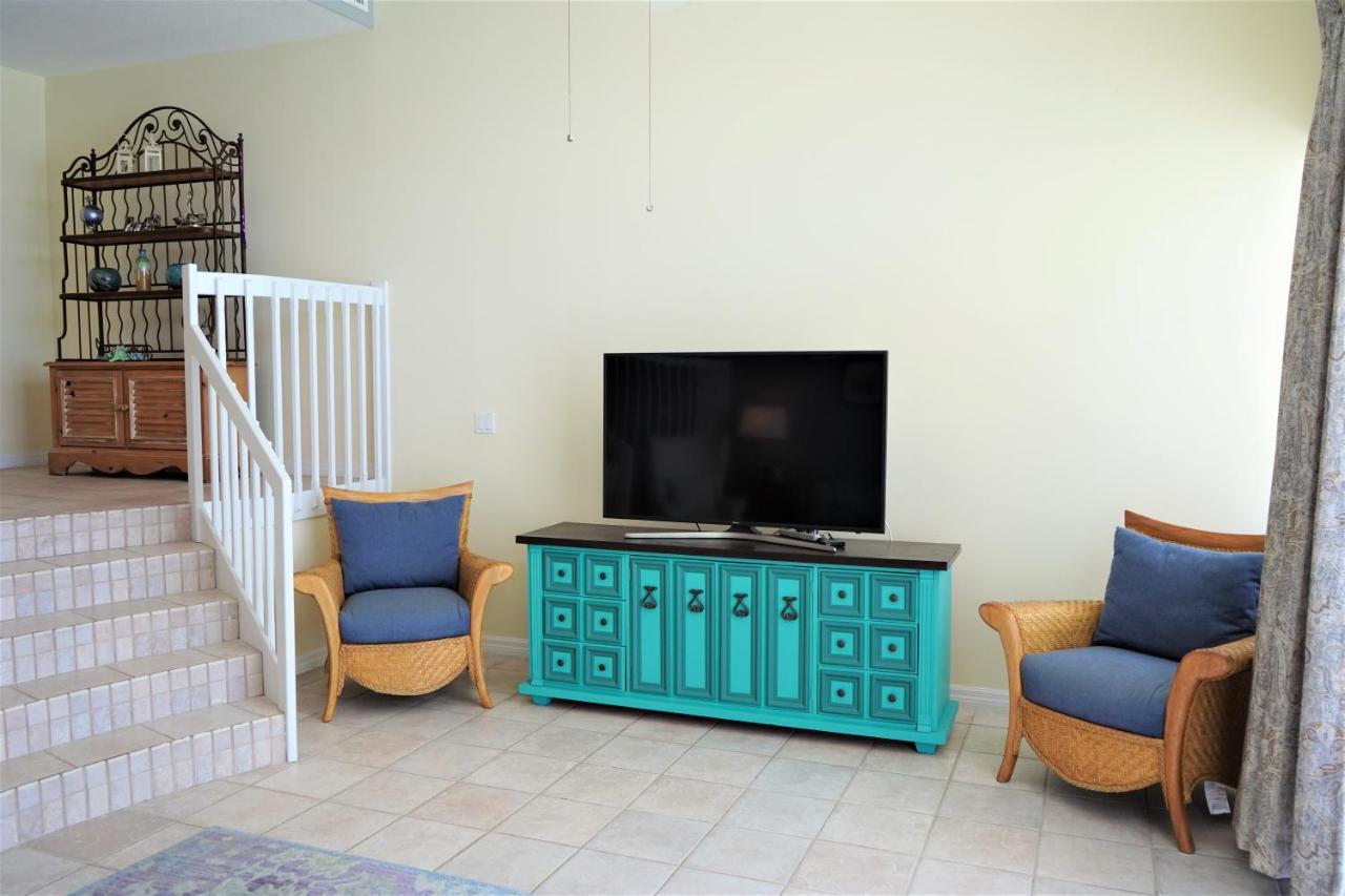 Oceanfront Three-Bedroom Villa at Glunz Ocean Beach Hotel & Resort