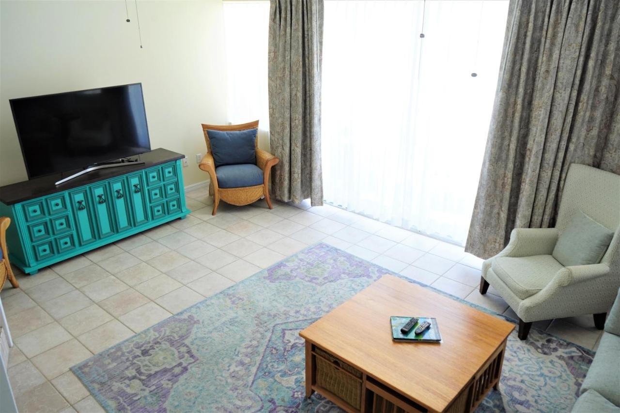 Oceanfront Three-Bedroom Villa at Glunz Ocean Beach Hotel & Resort
