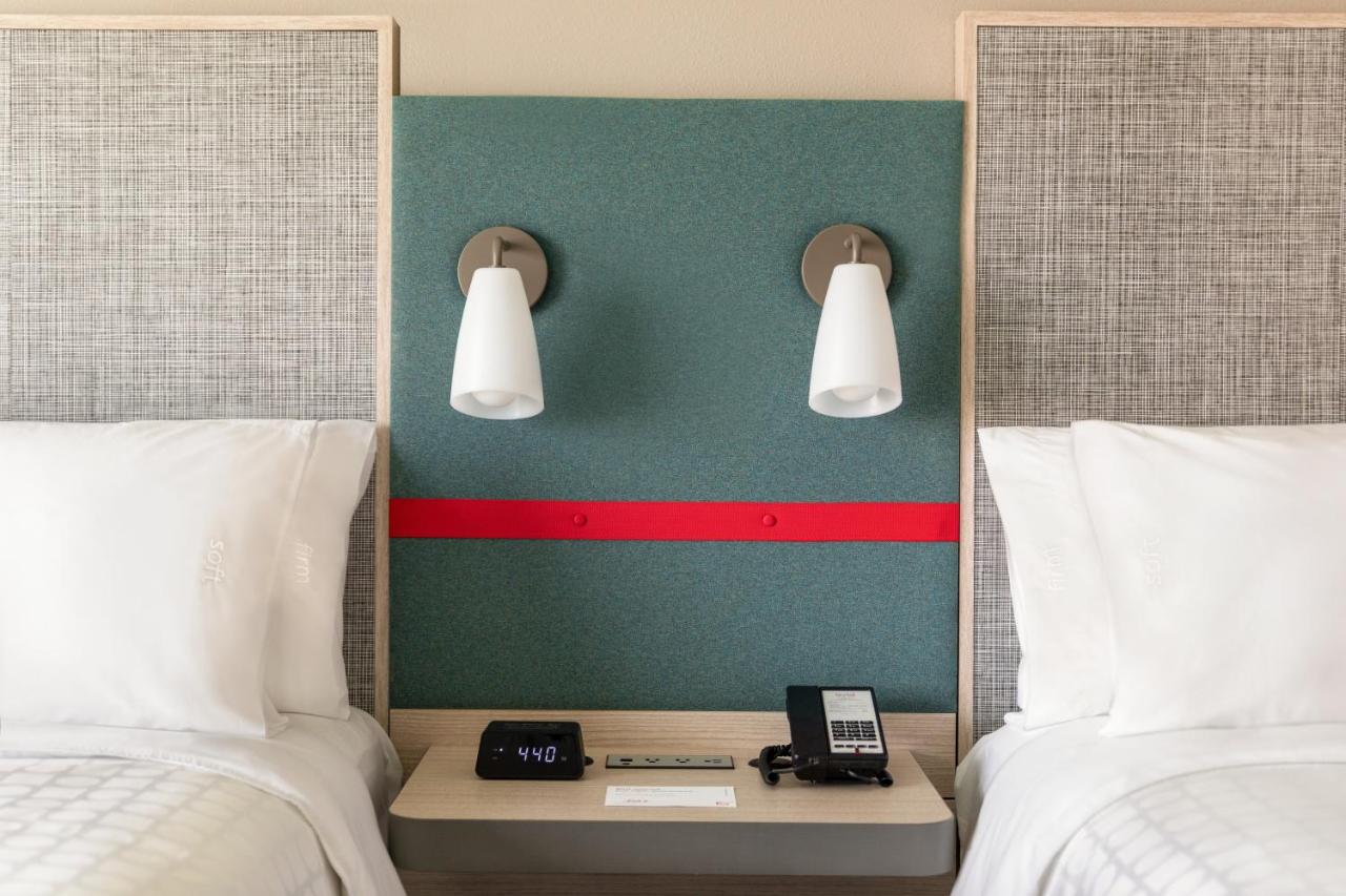 | Avid Hotels - Roseville - Minneapolis North, an IHG Hotel