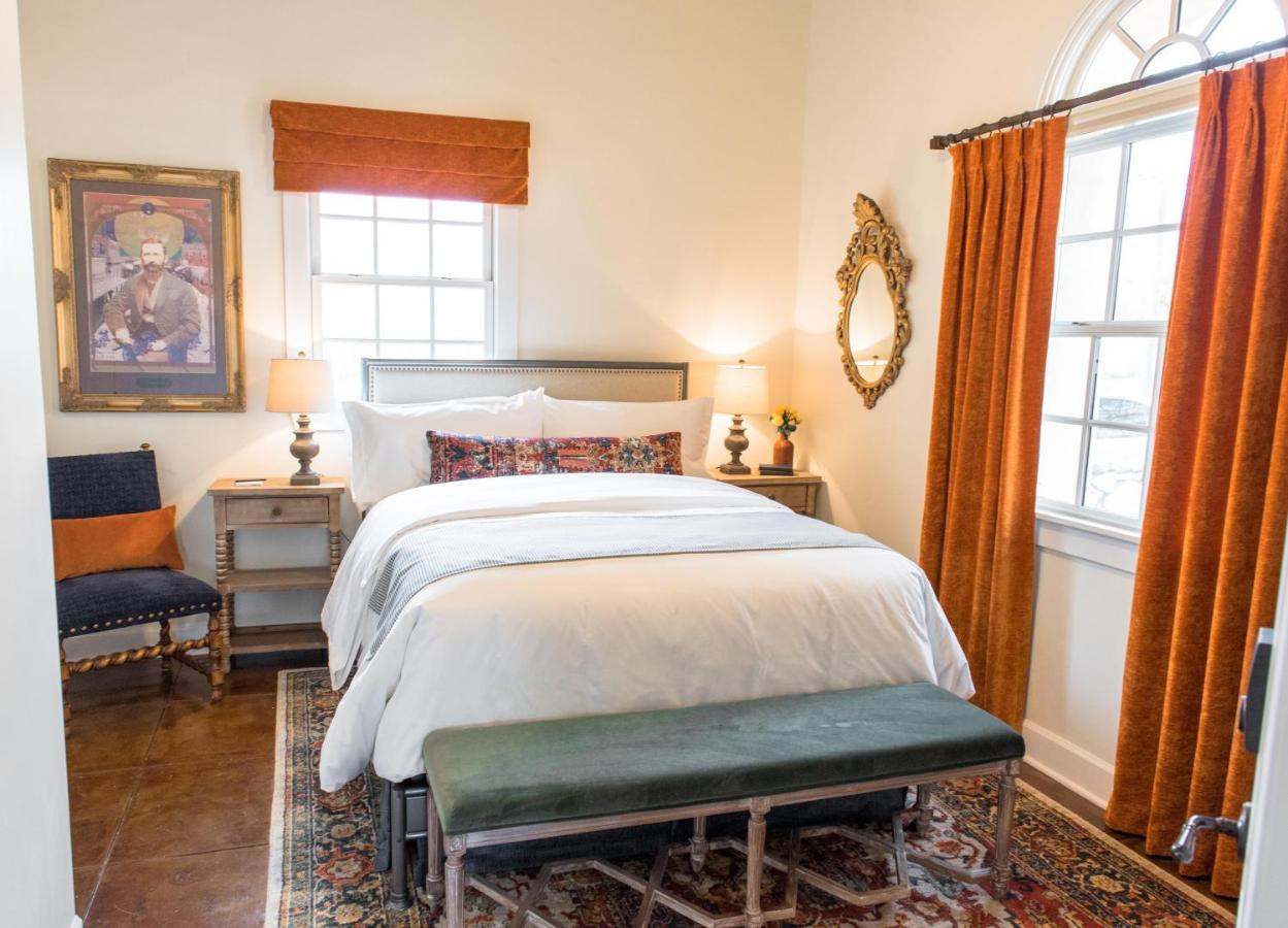 | Armory Park Inn